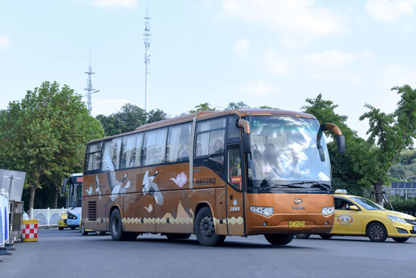 （深圳租大巴車）選用大巴租車應(yīng)考慮哪些問題？